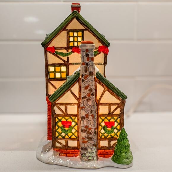 1997 Vintage, Trim A Home, Bayberry Village Clock Factory Lit House w/ Cord, Box - Picture 2 of 11